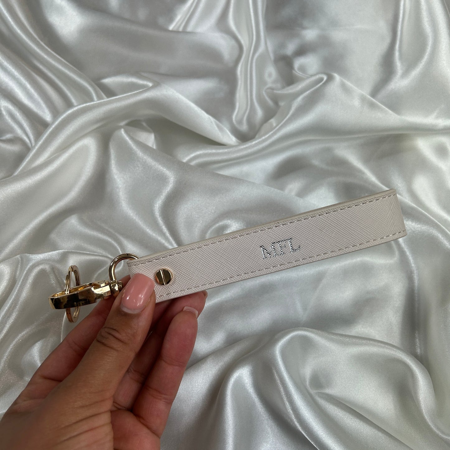 Wristlet Keychain - Oyster/ Silver - MFL