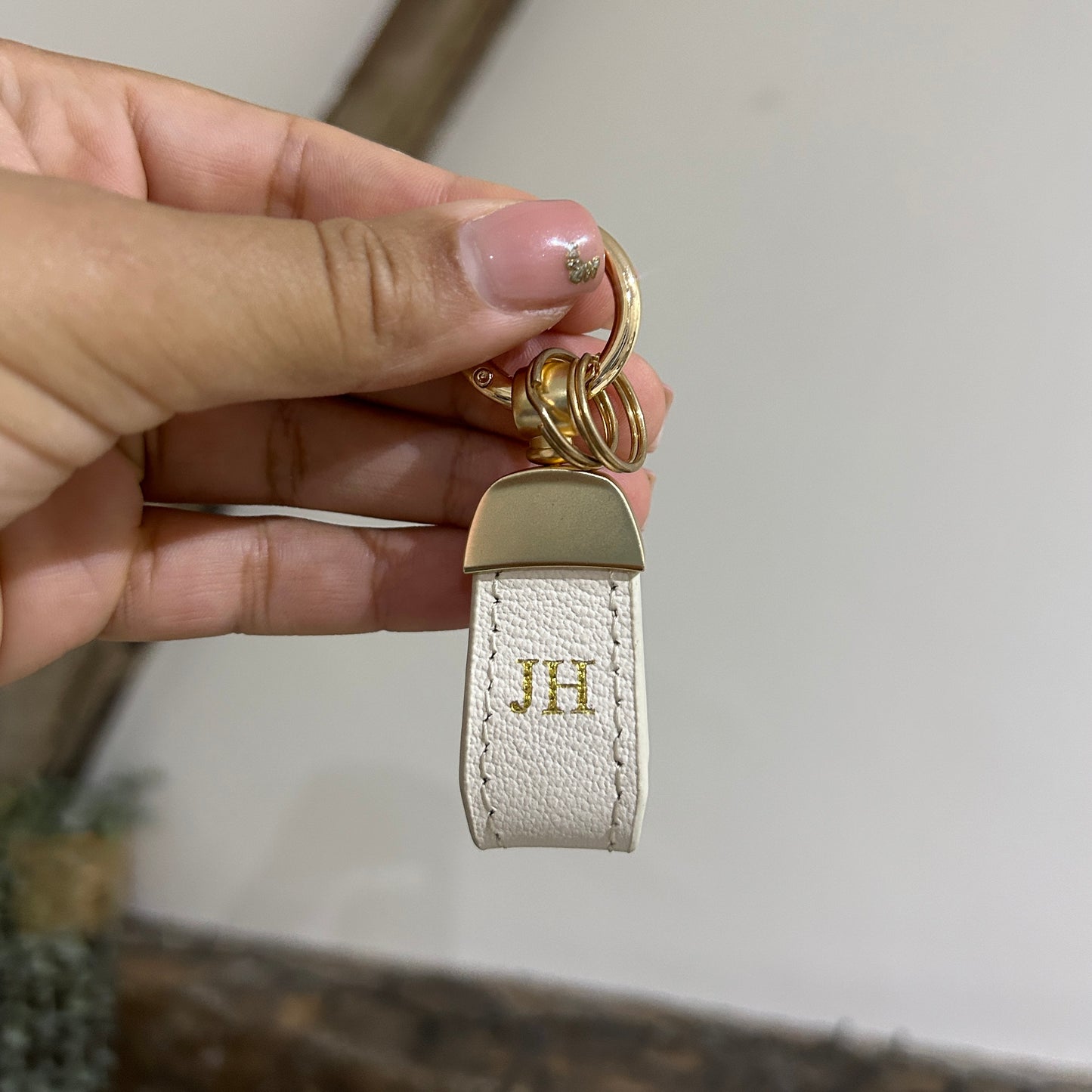 Leather Short Loop Keychain - Cream/ Gold - JH