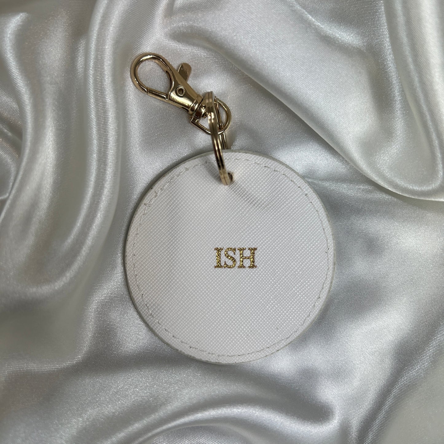 Circle Tag Keychain - White/ Gold - ISH